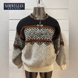 NORWEGIAN DESIGNS Nordic Wool Sweater Black Cream Pattern Size M. UNISEX
